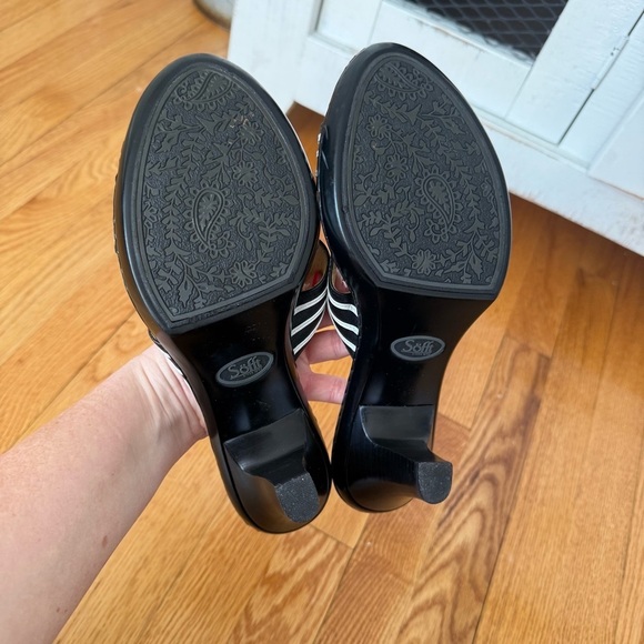 Sofft criss cross striped heels - Picture 5 of 9